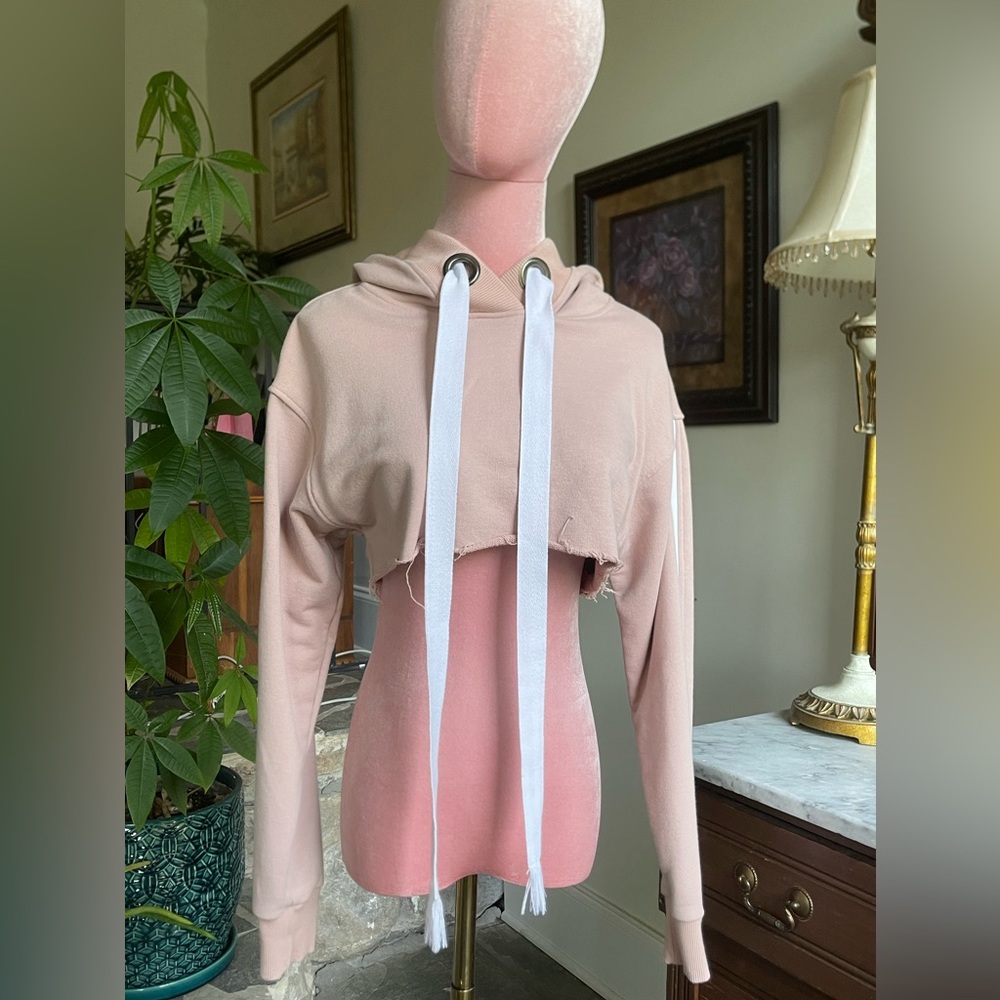 Nün Bangkok Cropped Hoodie